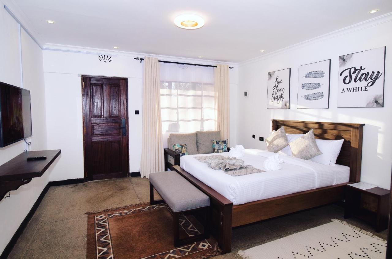 Arabel'S Place Riverside Villas Наньюкі Екстер'єр фото