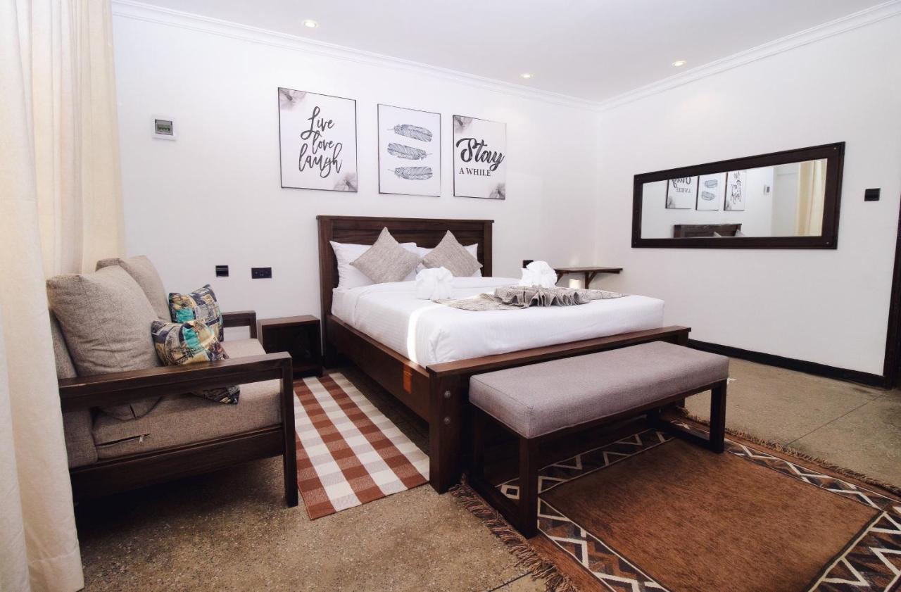Arabel'S Place Riverside Villas Наньюкі Екстер'єр фото