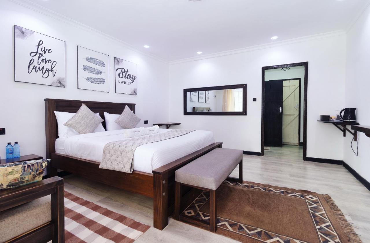 Arabel'S Place Riverside Villas Наньюкі Екстер'єр фото